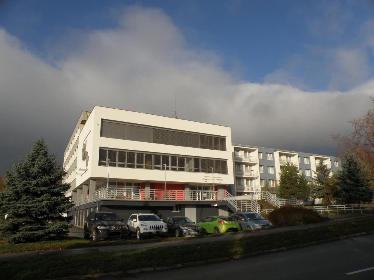 Penzion Institut Košice Esterno foto
