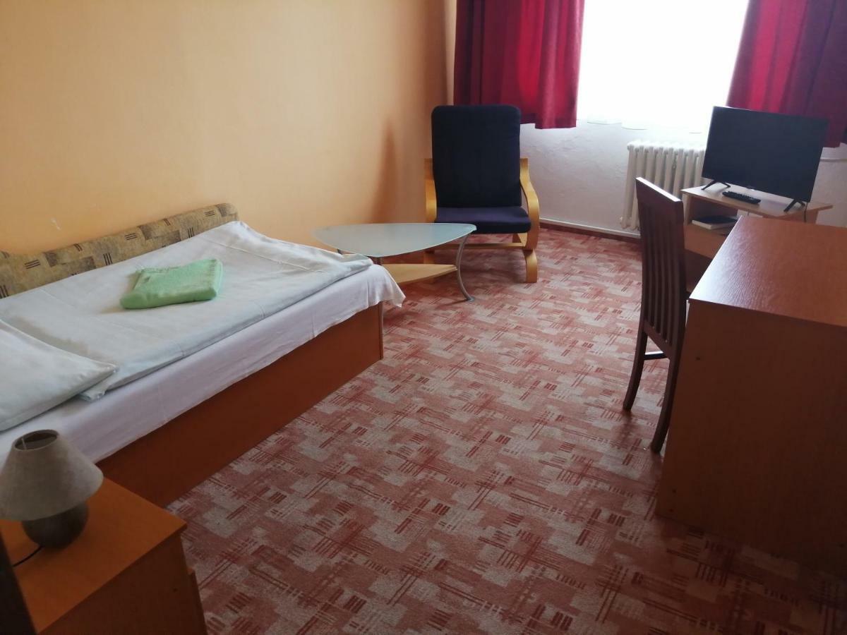 Penzion Institut Košice Esterno foto