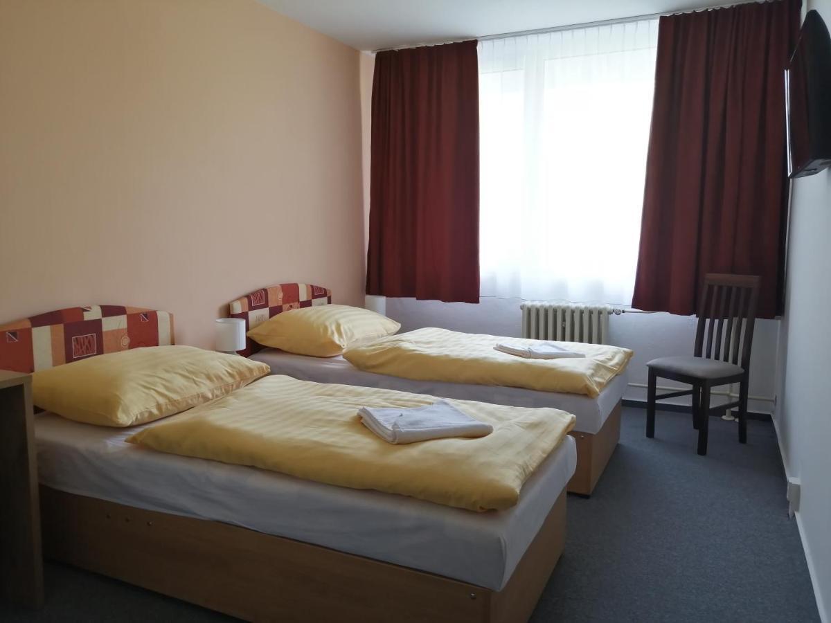 Penzion Institut Košice Esterno foto
