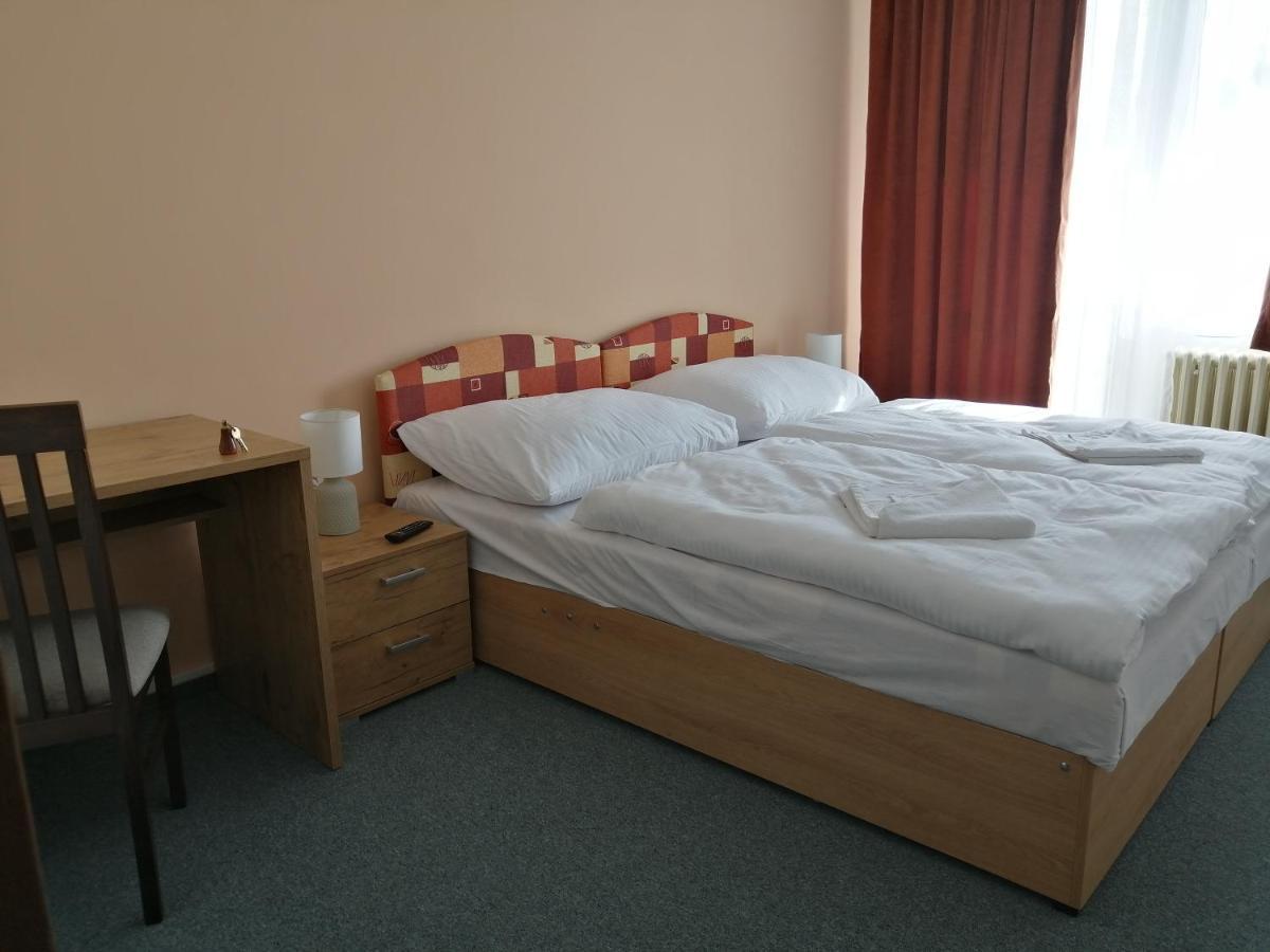 Penzion Institut Košice Esterno foto